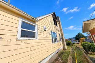 925 S 10th St, Coos Bay, OR 97420 - Photo 4