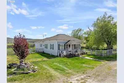 710 School St, Haines, OR 97833 - Photo 2