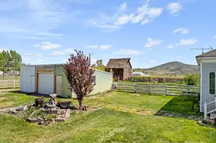 710 School St, Haines, OR 97833 - Photo 4