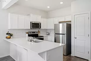 6302 NE 61st Ave, Vancouver, WA 98661 - Photo 2