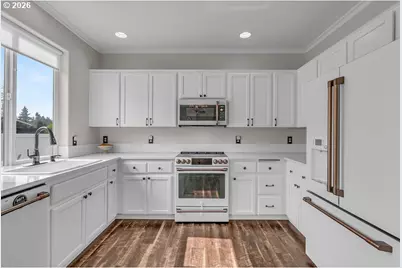 2550 Edgewater Dr, Woodburn, OR 97071 - Photo 12