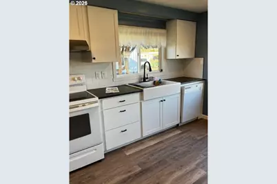 2902 E 2nd St #12, Newberg, OR 97132 - Photo 2