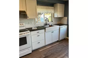 2902 E 2nd St, Newberg, OR 97132 - Photo 2