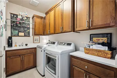 2575 Crescent Ave, Eugene, OR 97408 - Photo 36