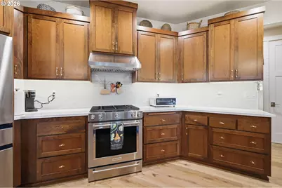 2575 Crescent Ave, Eugene, OR 97408 - Photo 16