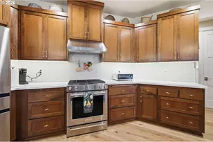 2575 Crescent Ave, Eugene, OR 97408 - Photo 16