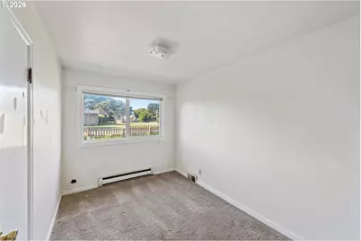 1015 Franklin Ave, Bandon, OR 97411 - Photo 12