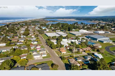 1015 Franklin Ave, Bandon, OR 97411 - Photo 28