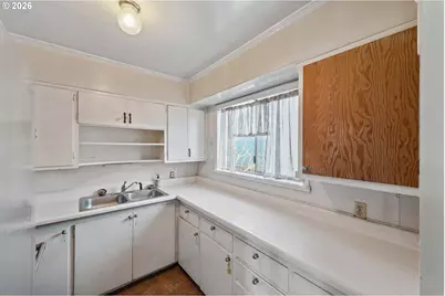 1015 Franklin Ave, Bandon, OR 97411 - Photo 6