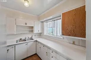 1015 Franklin Ave, Bandon, OR 97411 - Photo 6