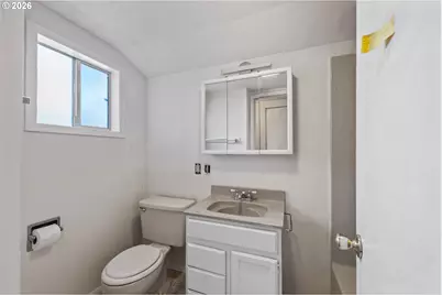 1015 Franklin Ave, Bandon, OR 97411 - Photo 18