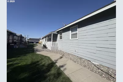 204 SE 12th St, College Place, WA 99324 - Photo 32