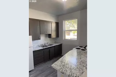 204 SE 12th St, College Place, WA 99324 - Photo 12