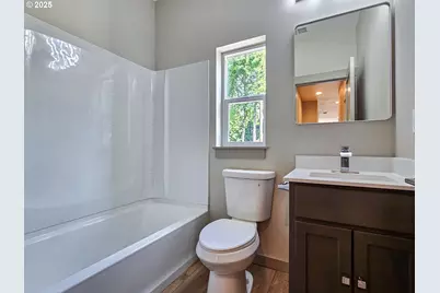 13290 SW Bradley Ln, King City, OR 97224 - Photo 16