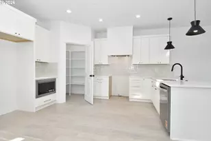 5622 SE 142nd Pl, Portland, OR 97236 - Photo 8