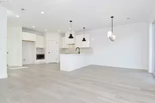 5622 SE 142nd Pl, Portland, OR 97236 - Photo 10