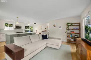 4743 SW Seymour Ct, Portland, OR 97221 - Photo 6