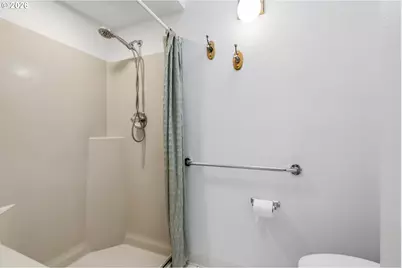 2031 NE Josephine Dr, Hillsboro, OR 97124 - Photo 22