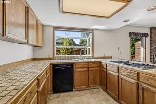 2031 NE Josephine Dr, Hillsboro, OR 97124 - Photo 14