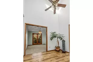 2031 NE Josephine Dr, Hillsboro, OR 97124 - Photo 4