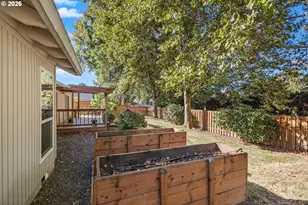 2031 NE Josephine Dr, Hillsboro, OR 97124 - Photo 30
