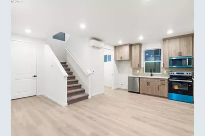 8328 N Bank St, Portland, OR 97203 - Photo 12