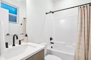 8328 N Bank St, Portland, OR 97203 - Photo 8