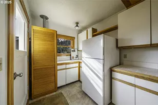 126 Nursery St, Ashland, OR 97520 - Photo 14