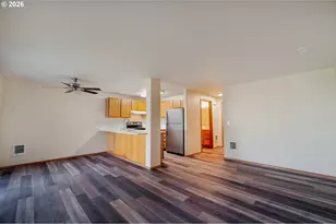 2067 SW Fellows St, McMinnville, OR 97128 - Photo 6