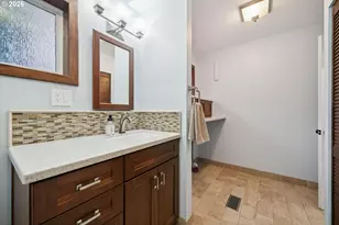 1831 SW Evans St, Portland, OR 97219 - Photo 24