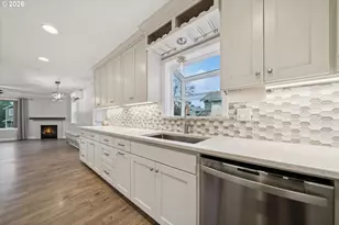 1831 SW Evans St, Portland, OR 97219 - Photo 16