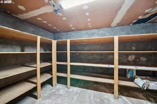 1831 SW Evans St, Portland, OR 97219 - Photo 38