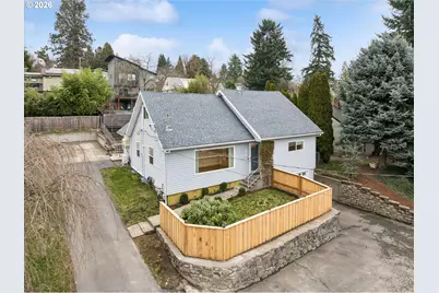1831 SW Evans St, Portland, OR 97219 - Photo 1