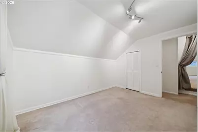 1831 SW Evans St, Portland, OR 97219 - Photo 32