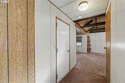 82274 River Dr, Creswell, OR 97426 - Photo 8