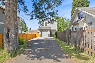 15667 SE Rainier Ave, Clackamas, OR 97015 - Photo 2