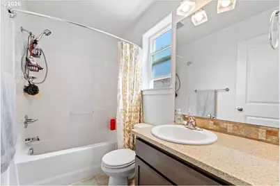 15667 SE Rainier Ave, Clackamas, OR 97015 - Photo 14