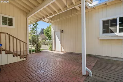 10737 NE Shaver St, Portland, OR 97220 - Photo 6
