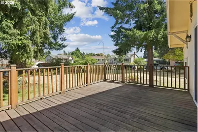 10737 NE Shaver St, Portland, OR 97220 - Photo 34