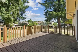 10737 NE Shaver St, Portland, OR 97220 - Photo 34