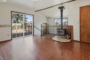 10737 NE Shaver St, Portland, OR 97220 - Photo 20