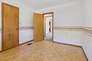 10737 NE Shaver St, Portland, OR 97220 - Photo 28