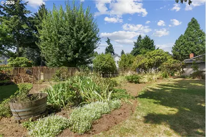 10737 NE Shaver St, Portland, OR 97220 - Photo 44