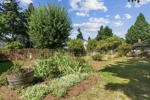 10737 NE Shaver St, Portland, OR 97220 - Photo 44