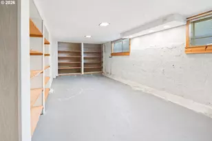 10737 NE Shaver St, Portland, OR 97220 - Photo 32