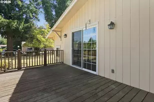 10737 NE Shaver St, Portland, OR 97220 - Photo 38