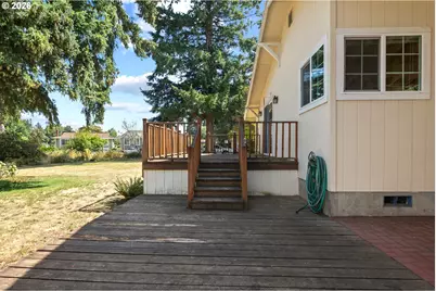 10737 NE Shaver St, Portland, OR 97220 - Photo 36