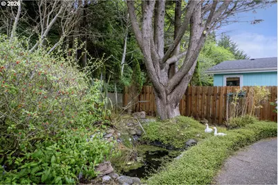 365 NE 70th Dr, Newport, OR 97365 - Photo 8