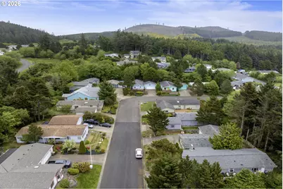 365 NE 70th Dr, Newport, OR 97365 - Photo 4