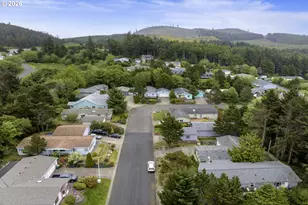365 NE 70th Dr, Newport, OR 97365 - Photo 4